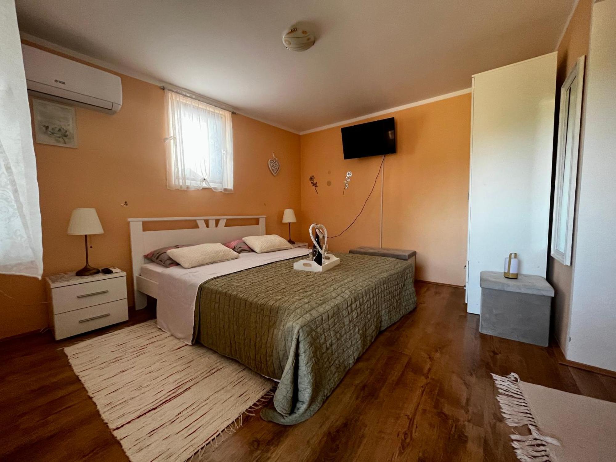 Apartman Simona Vrdnik Exterior foto